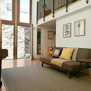  Apartment Central Mezzanine In Historic School