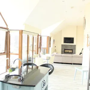  Apartment Penthouse, Park Royal Apartments, 841 Lisburn Road United Kingdom